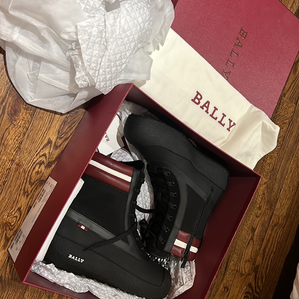 Men’s BALLY boots **NEVER WORN**